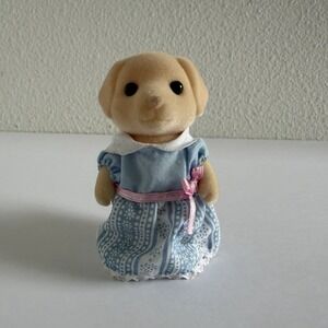 Calico Critters Sylvanian Families Yellow Labrador Mom In Dress
